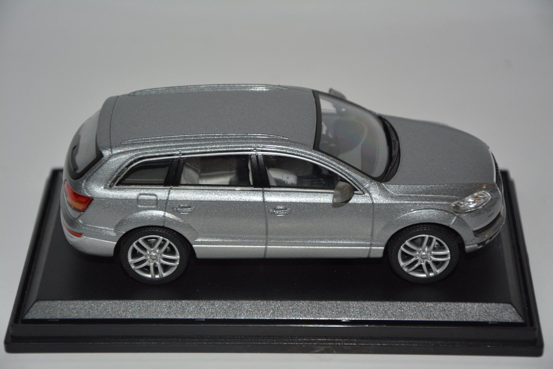 Audi Modellini d'auto: Audi Q7 , Oliex , 1:43 – Nuovo (secondo la descrizione) da Goldach venduto da Feivel9 3