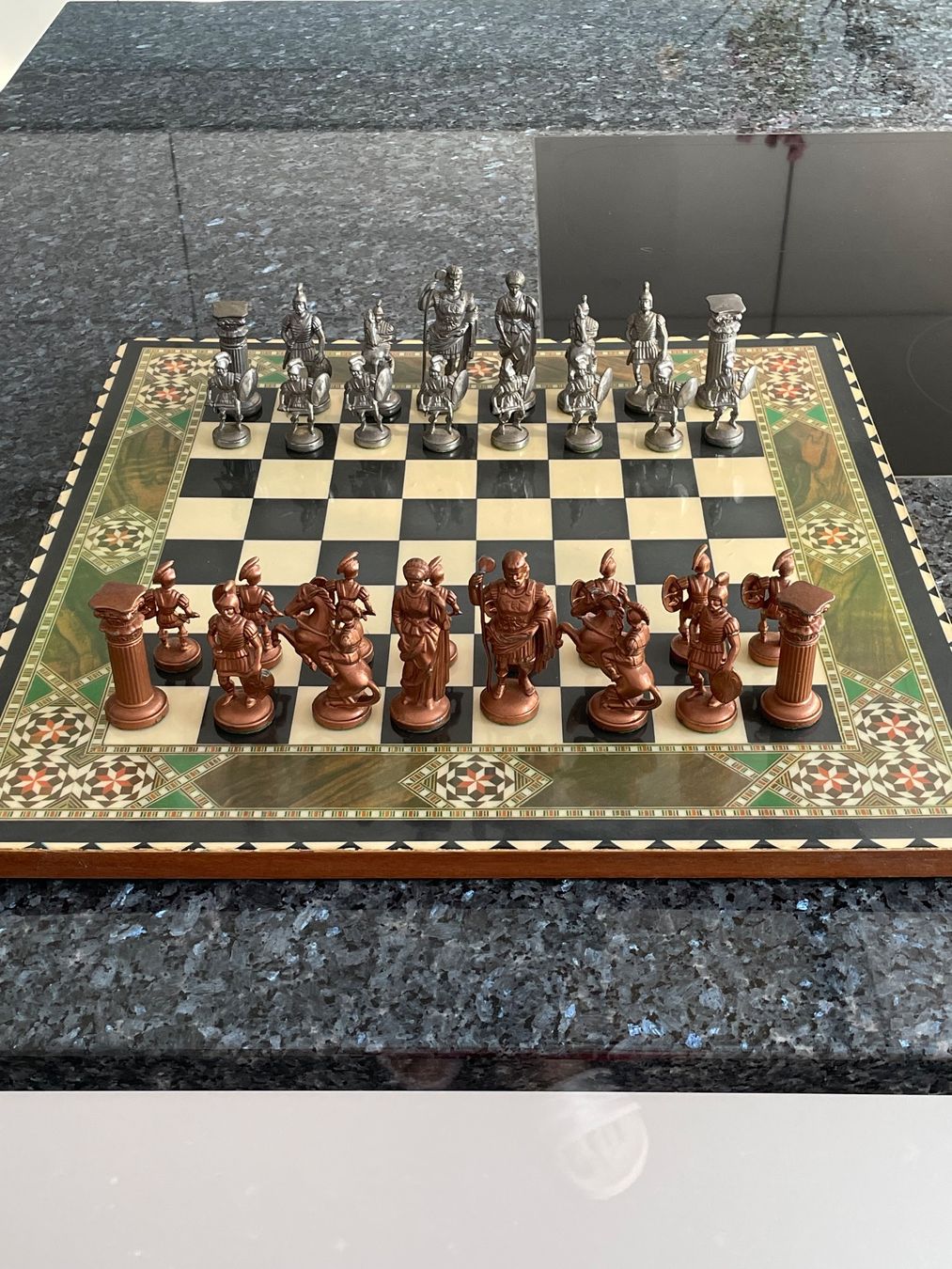 Giochi: Schachbrett mit selbstgemachten Zinnfiguren – Usato da Wila venduto da teddy09