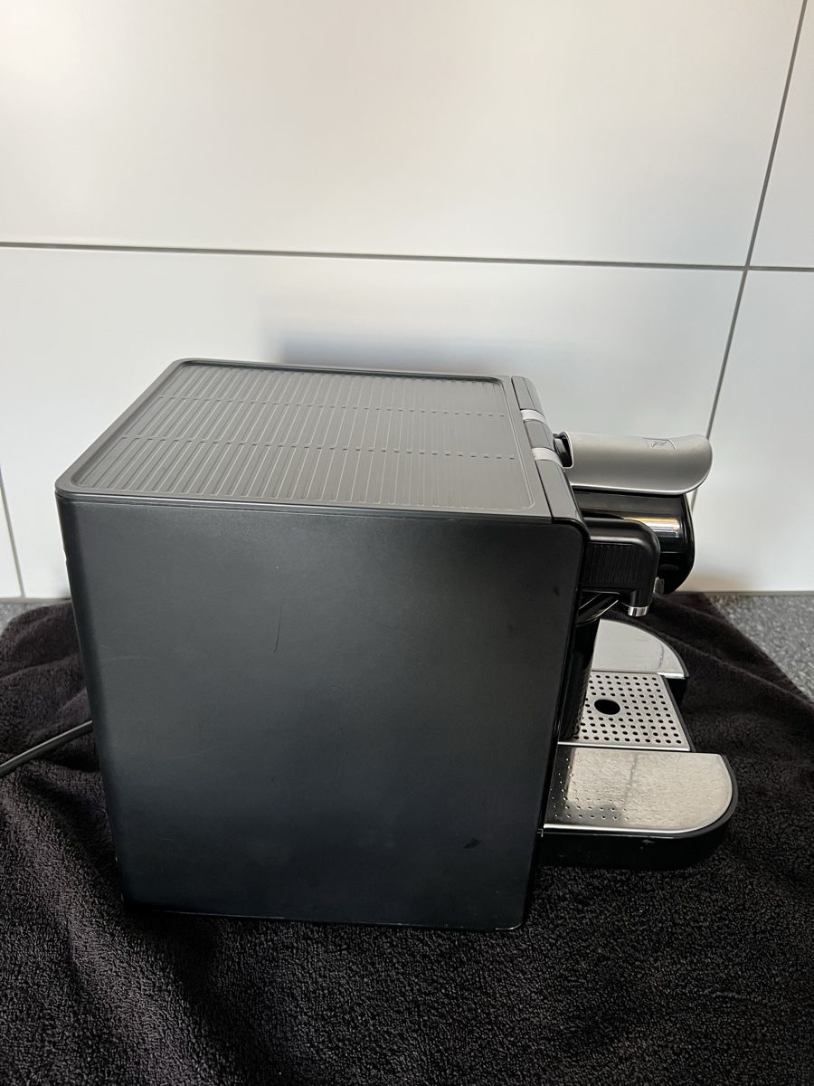 Nespresso Macchine per caffè & Macchine per espresso: Delonghi Nespresso Lattissima – Usato da Schwarzenburg venduto da gianfranco1982 2