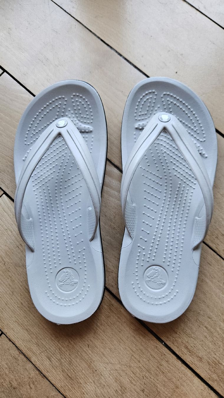 Crocs Chaussures hommes: Crocs W8 hellgrau NEU – Neuf avec emballage d'origine à Winterthur par Tamada