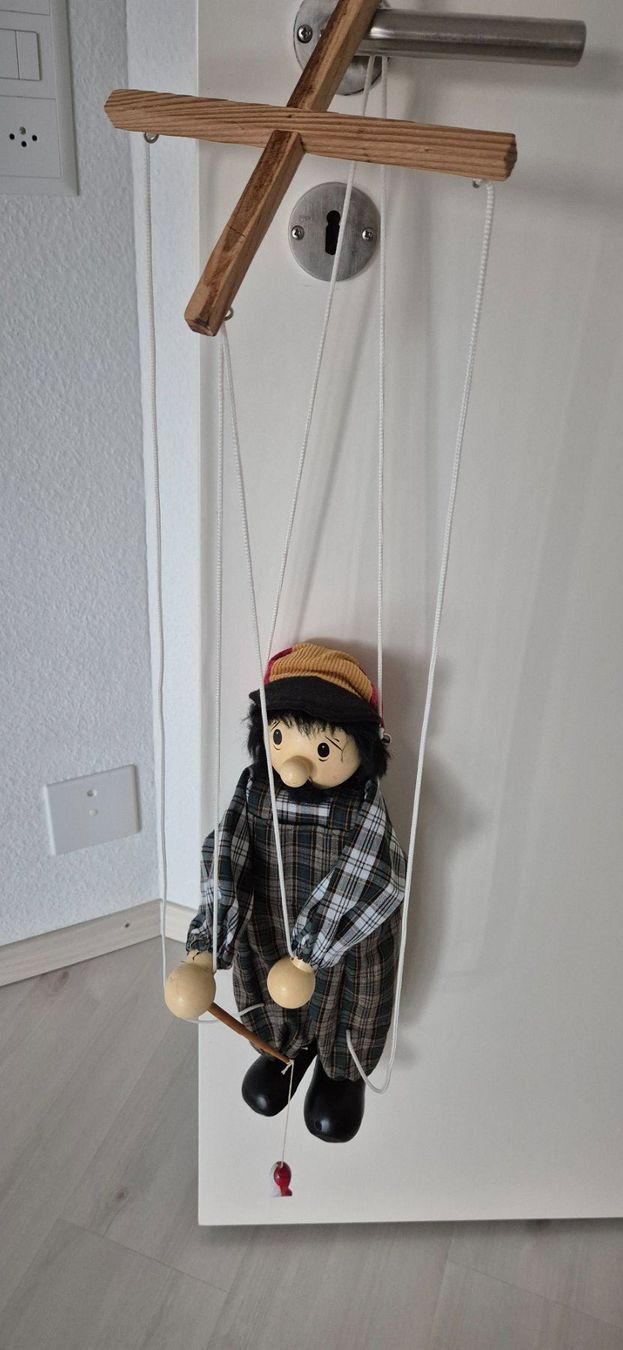 Figuren: Marionette Fischer – Gebraucht aus Kilchberg ZH von logn 2