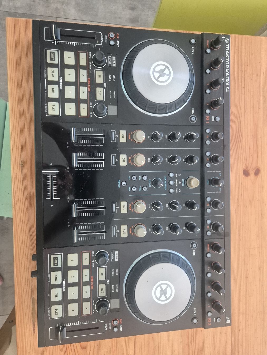 Traktor Mischpulte: Contrôleur DJ Native Instruments Traktor Kontrol S4 – Gebraucht aus Morges von Ajft28