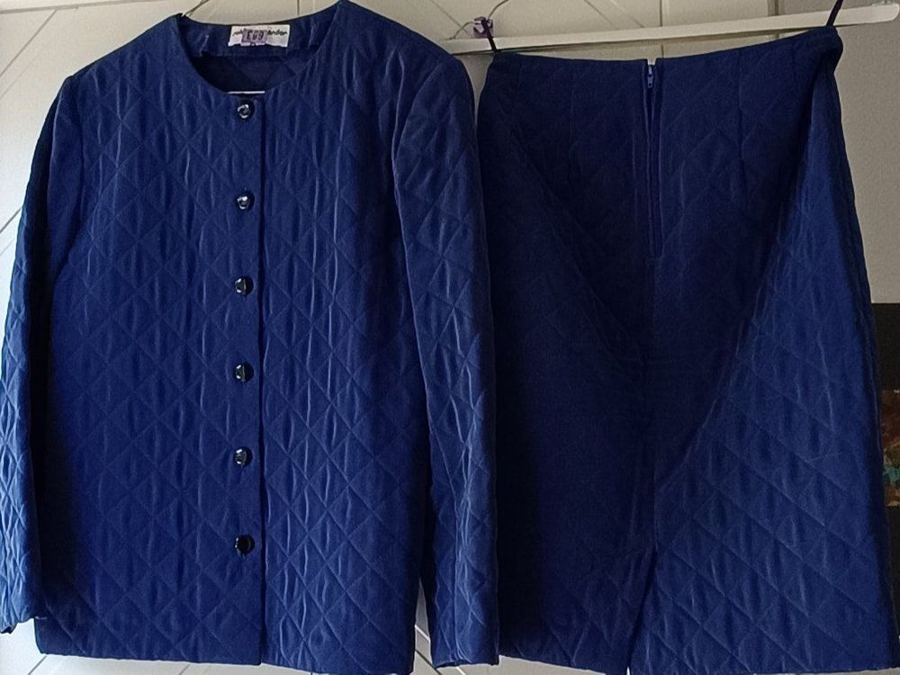 Ensembles & Tailleurs: TAILLEUR TAILLE 36, BLEU ROI, PEU PORTE – Neuf (Voir description) à Sion par andreina52 1