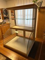 Antike Laden Vitrine aus Schweizer Konditorei ca. 100 jährig