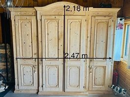 Grande armoire savoyarde en sapin massif