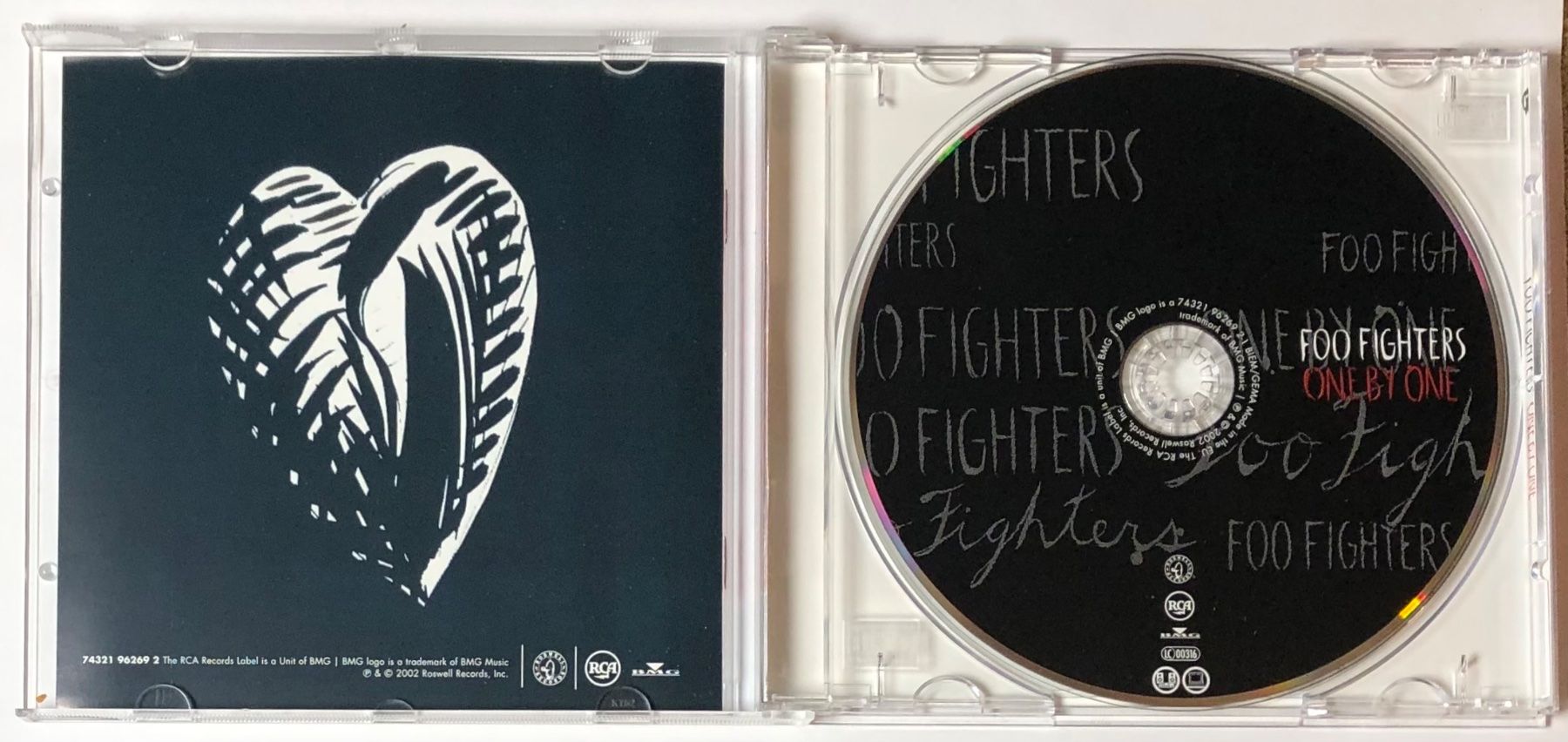 CD: FOO FIGHTERS - ONE BY ONE – Usato da Poliez-Pittet venduto da Newtown-Records 2