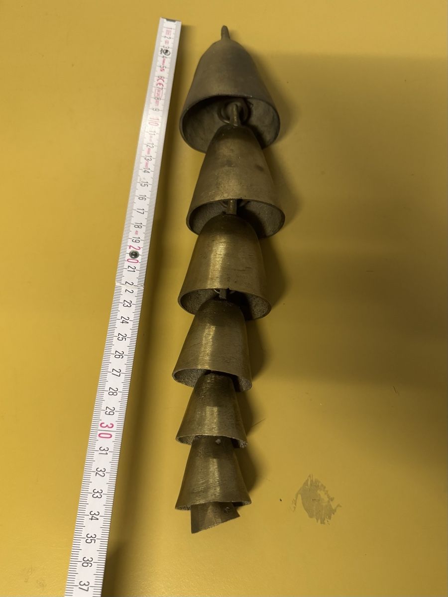 Campanacci mucche: Klangspiel mit 6 Metallglocken  – Usato da Schlieren venduto da Freundlich02 4
