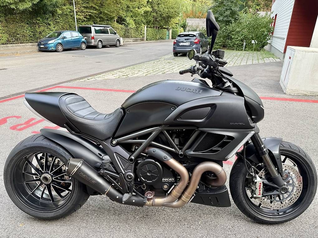 Strada: DUCATI Diavel 1200 Dark – Usato da Petit-Lancy venduto da afreujojo69