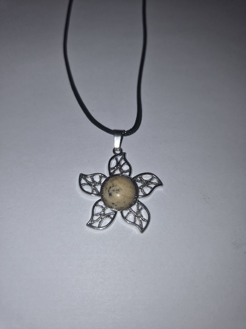 Catenine: collier fleur – Nuovo (secondo la descrizione) da Senèdes venduto da hen_fw8b