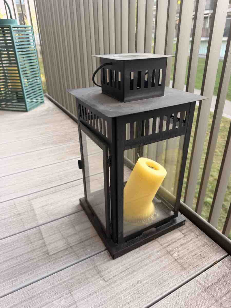 Lampen: Two outdoor candle lanterns – Gebraucht aus Zürich von gab_2gvg