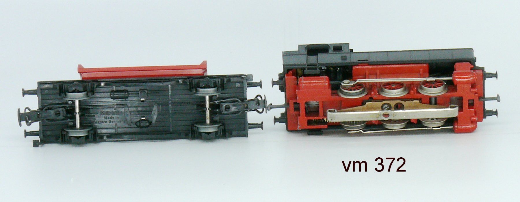 Märklin Modelleisenbahnen: Märklin Güterzug mit 3 Wagen – Gebraucht aus Klingnau von Birdym49 3