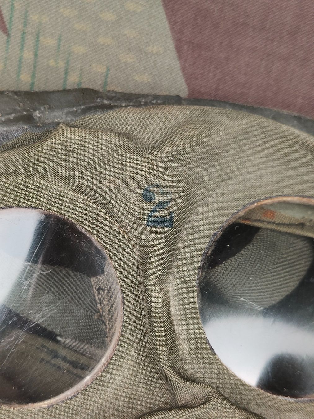 Uniformen: Gasmaske M44 mit Filter (zivil) – Gebraucht aus Bauma von SwissMilitaria 1