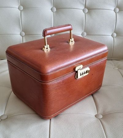 Eleganter Beauty Case 30er/40er Jahre mit Schloss