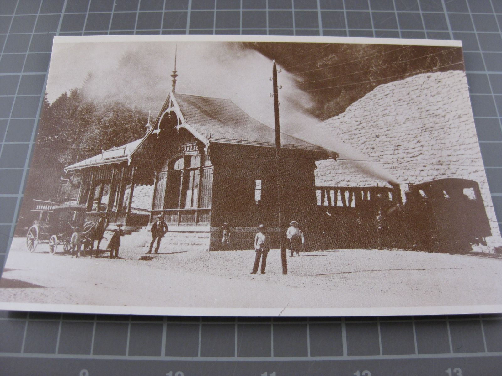 Cartoline postali: AK Brienz Bahnhof mit Zug – Usato da Malters venduto da Marosko