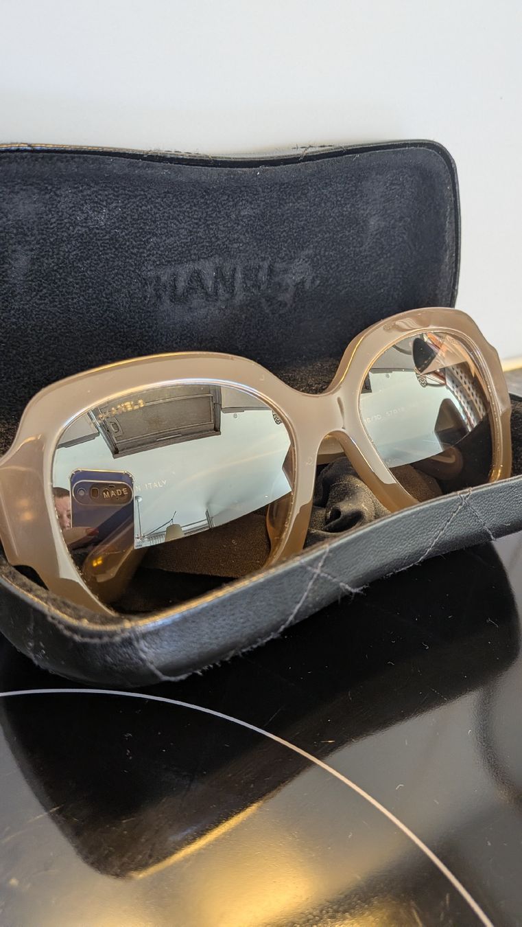 Chanel Brillen & Gläser: Chanel Sunglasses Brown with Case used condition – Gebraucht aus Zürich von yan_8lg2