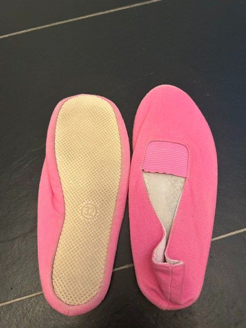 Schuhe für Mädchen: Turnschläppli pink – Gebraucht aus Niederlenz von nad_7g5w 1