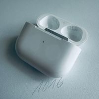 Original Apple Ladecase MagSafe A2566 für AirPods 3 Gen.