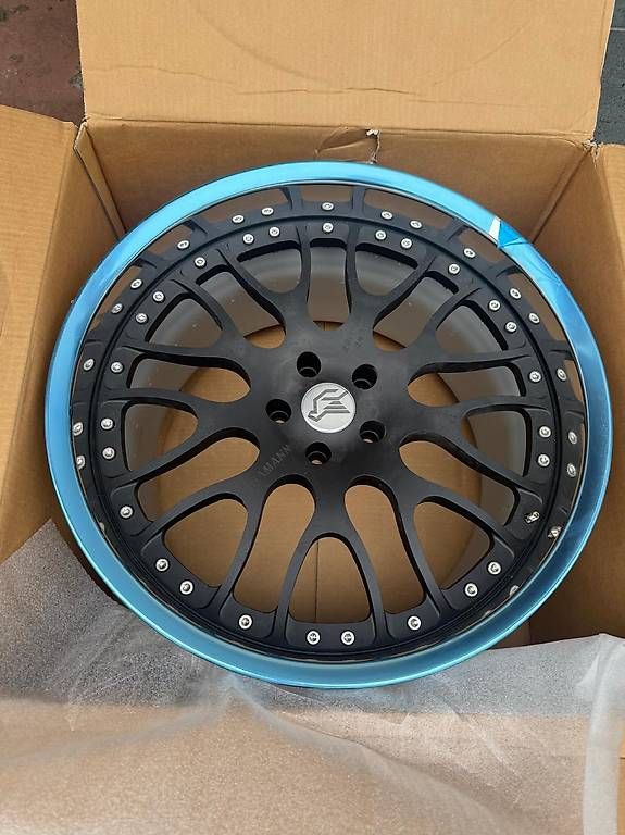 Pneus & Kompletträder: Unique Forged Anodized 21 Radsatz – Gebraucht aus Rapperswil SG von LennoxGmbH