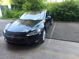 Tesla Model S 85 D