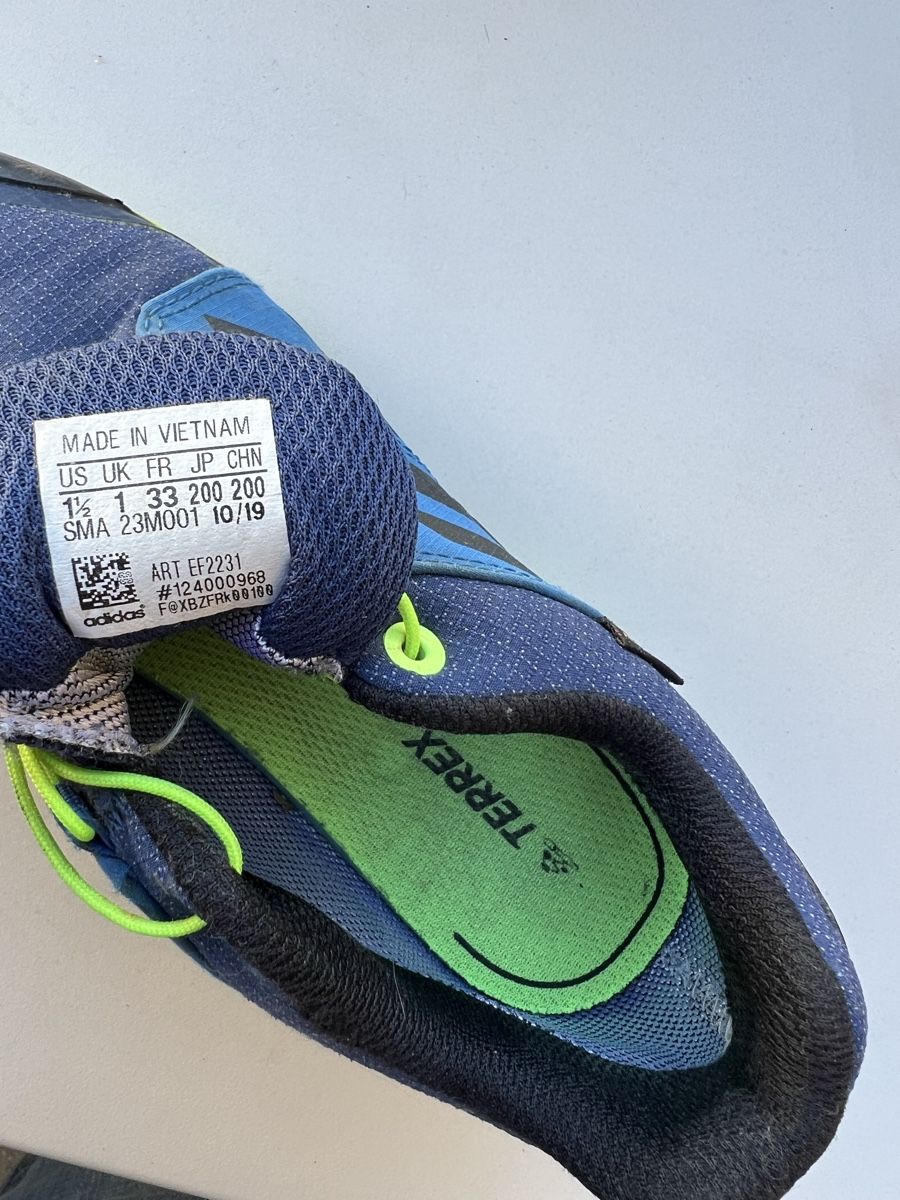 Adidas Schuhe für Jungen: Adidas Terrex Trekkingschuhe Gr. 33 – Gebraucht aus Heiligkreuz (Mels) von fodo 3