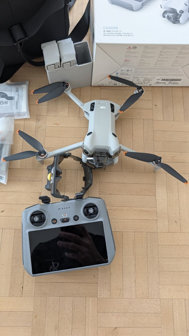 DJI RC Kits de montage: DJI Mini 4 Pro Combo – Neuf (Voir description) à Oberägeri par sippi74 1