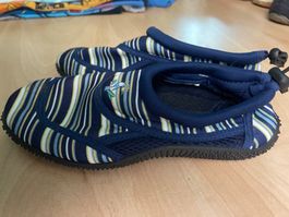 Neuwertige Neopren Badeschuhe Gr.33