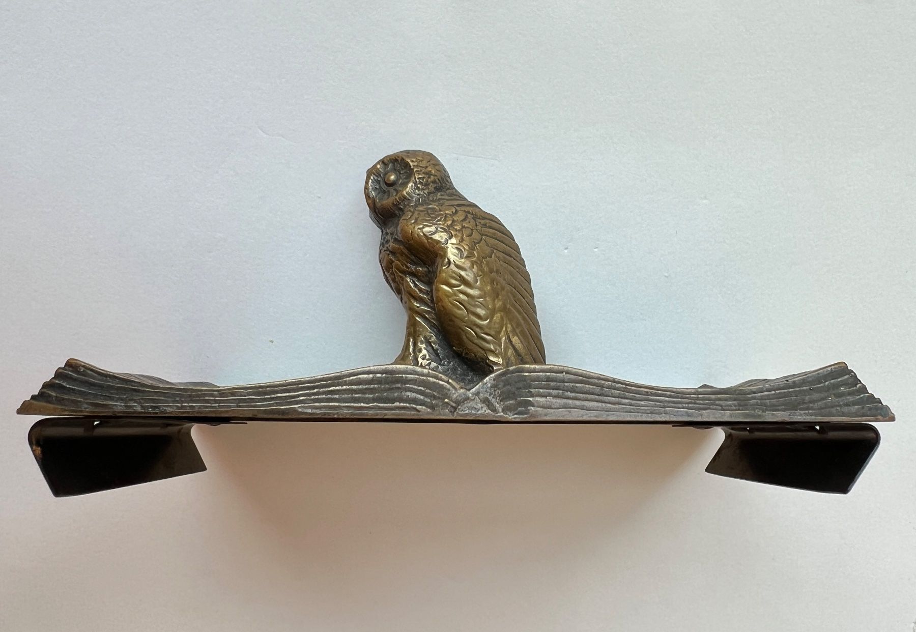 Statuette: Antike Eule auf Buch, Bronze, Löschwiege, 1939 – Usato da Iragna venduto da Flips03 1