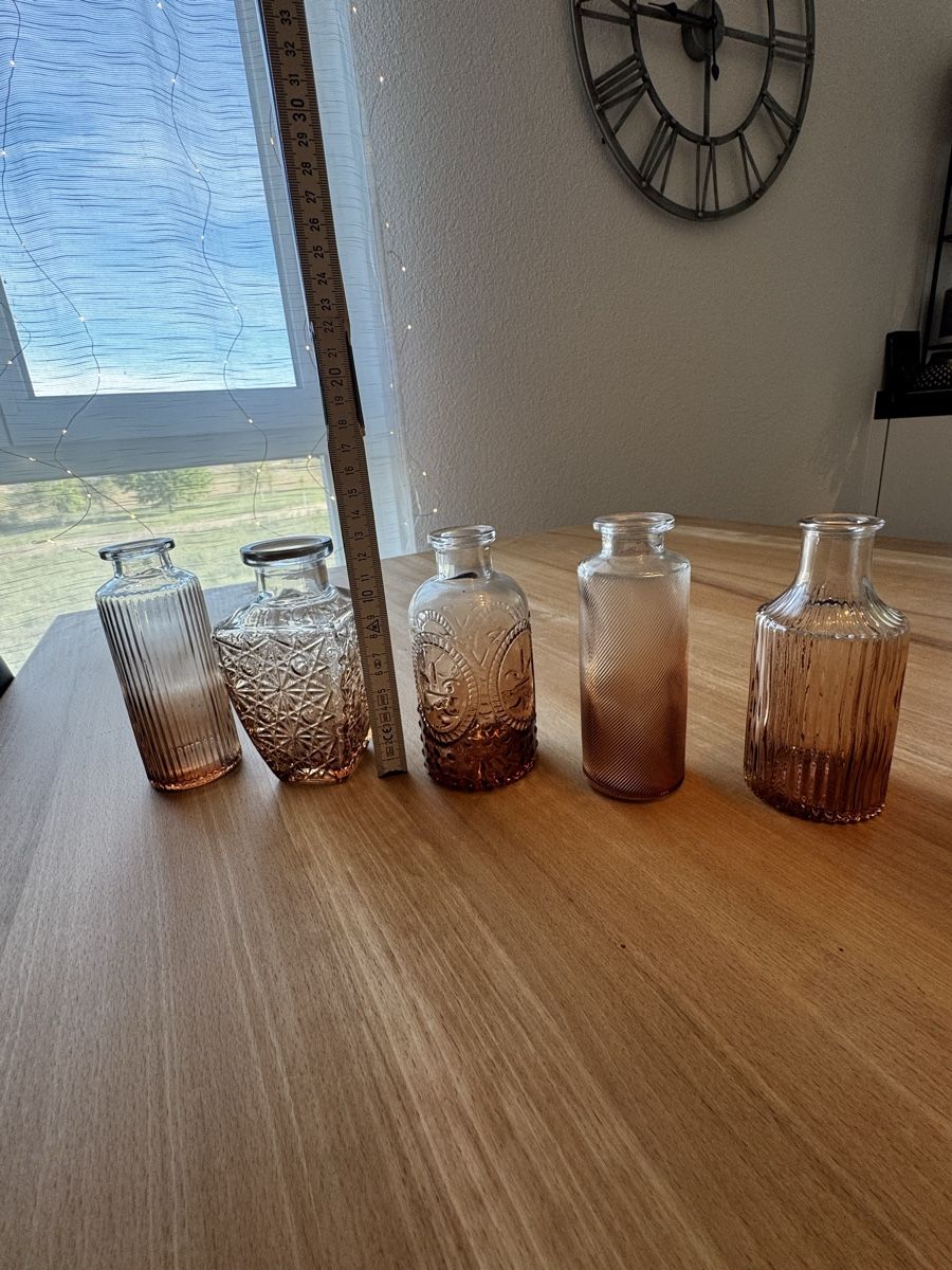 Tutte le decorazioni: Kleine Glasvasen – Usato da Flaach venduto da DewTrich 1