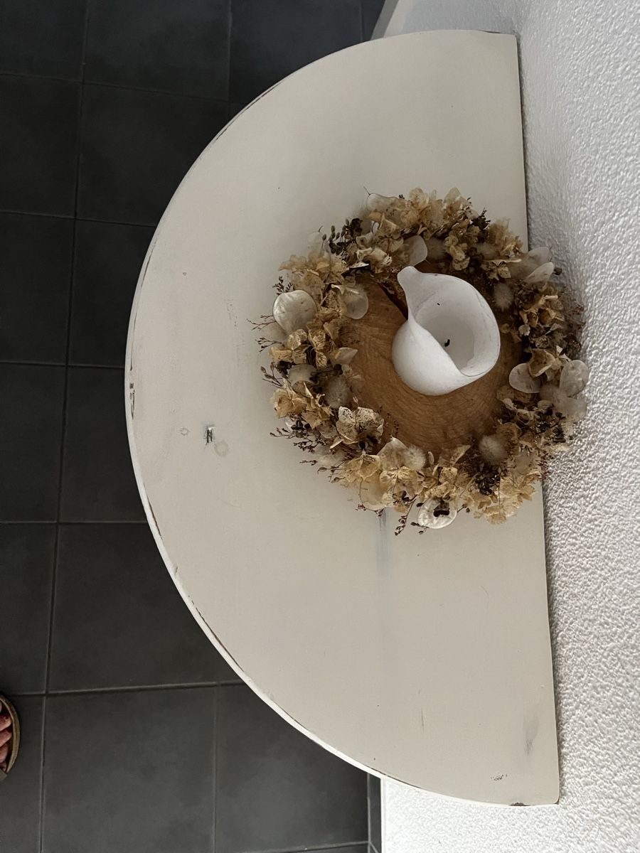 Tische: Konsolentisch weiss halbrund – Gebraucht aus Bern von rahel.123 1