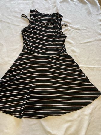 LIQUIDATION!!! Très jolie robe taille 34-36