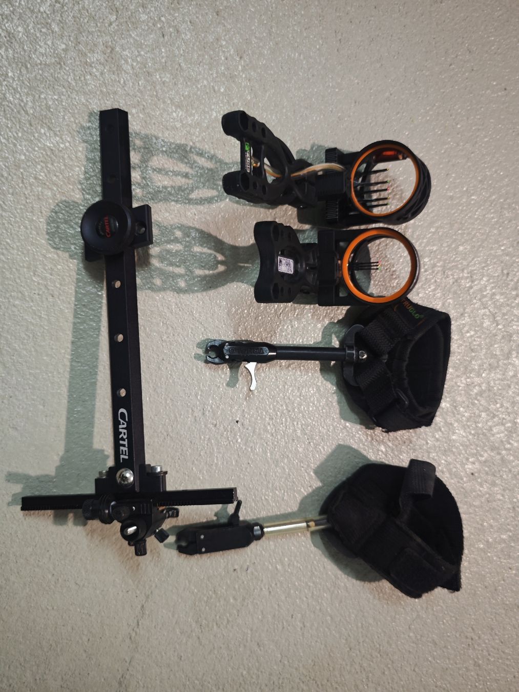 Tiro con l'arco: Compoundbogen Set mit Zubehör schwarz – Usato da Wolhusen venduto da and_vjk8 1