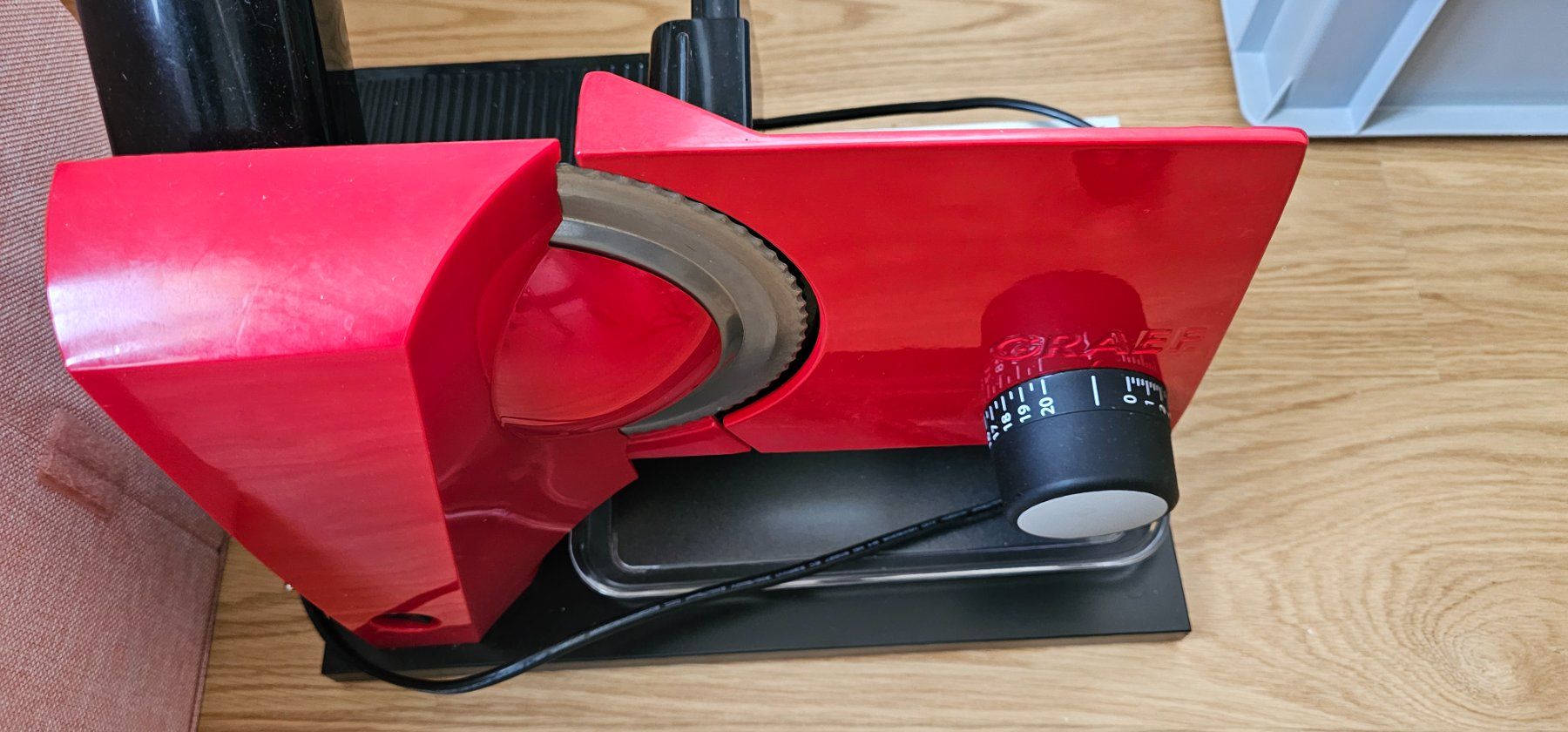 Appareils de cuisine: Aufschnittmaschine – D'occasion à Freidorf TG par fam_stu