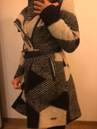 Desigual coat 47% wool blend 38 EUR