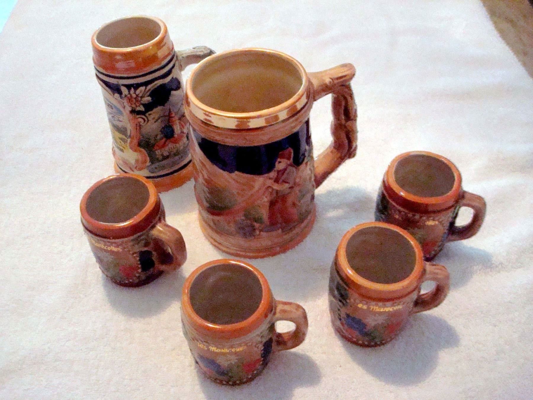 Tazze: 2 kleine Keramik Humpen mit 4 Becher – Nuovo (secondo la descrizione) da Ueberstorf venduto da dinbau