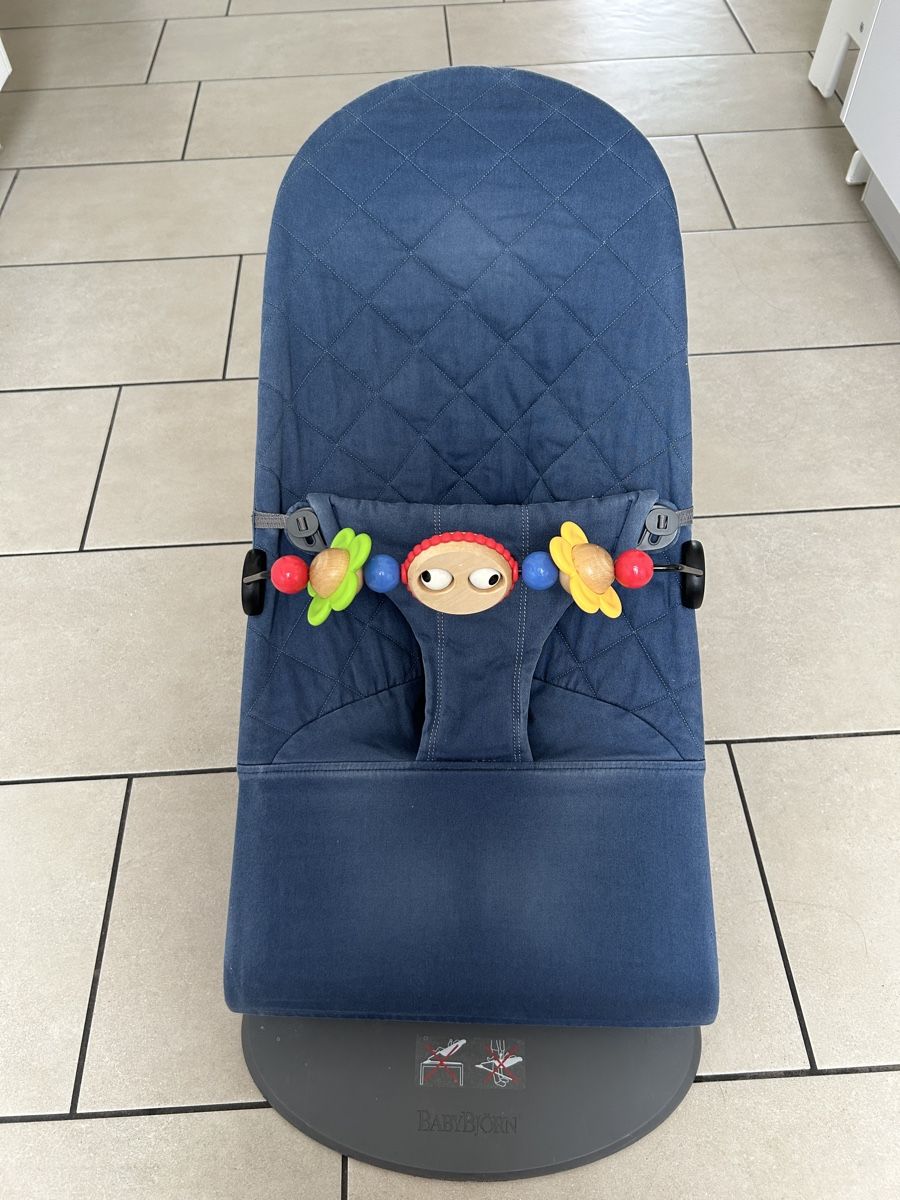 Babybjörn Sdraiette & Sdraiette a dondolo: BabyBjörn Wippe mit Spielbogen – Usato da Knonau venduto da mirel_54