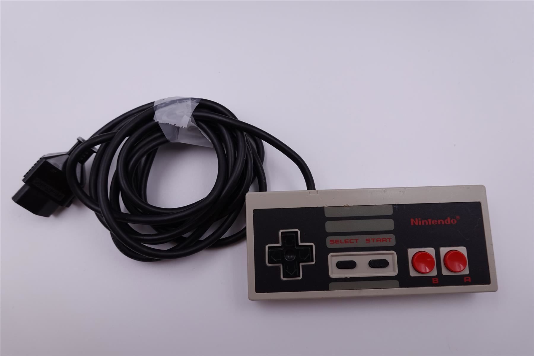 Nintendo Console: Nintendo NES Konsole – Usato da Herisau venduto da ZelliZone 5