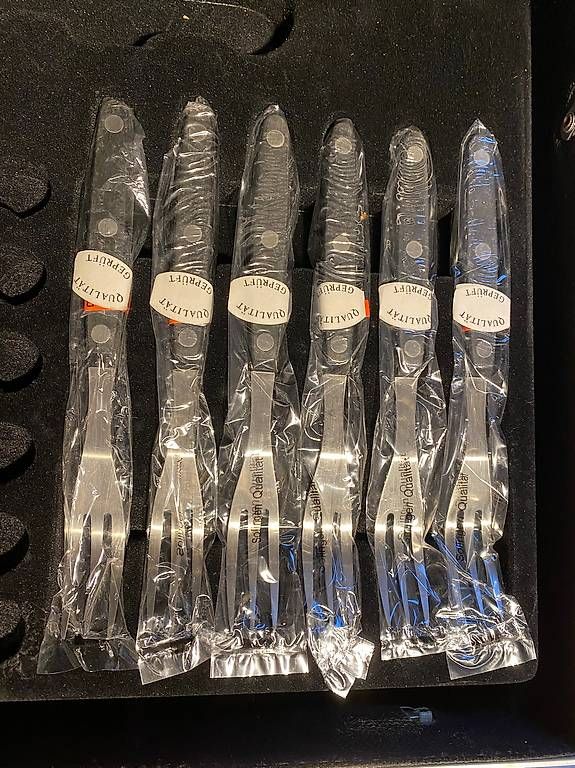 Bestecksets: Berghoff Qualitätsbesteck Messer, Gabeln etc. – Gebraucht aus Münchenstein von Vorsorge 1