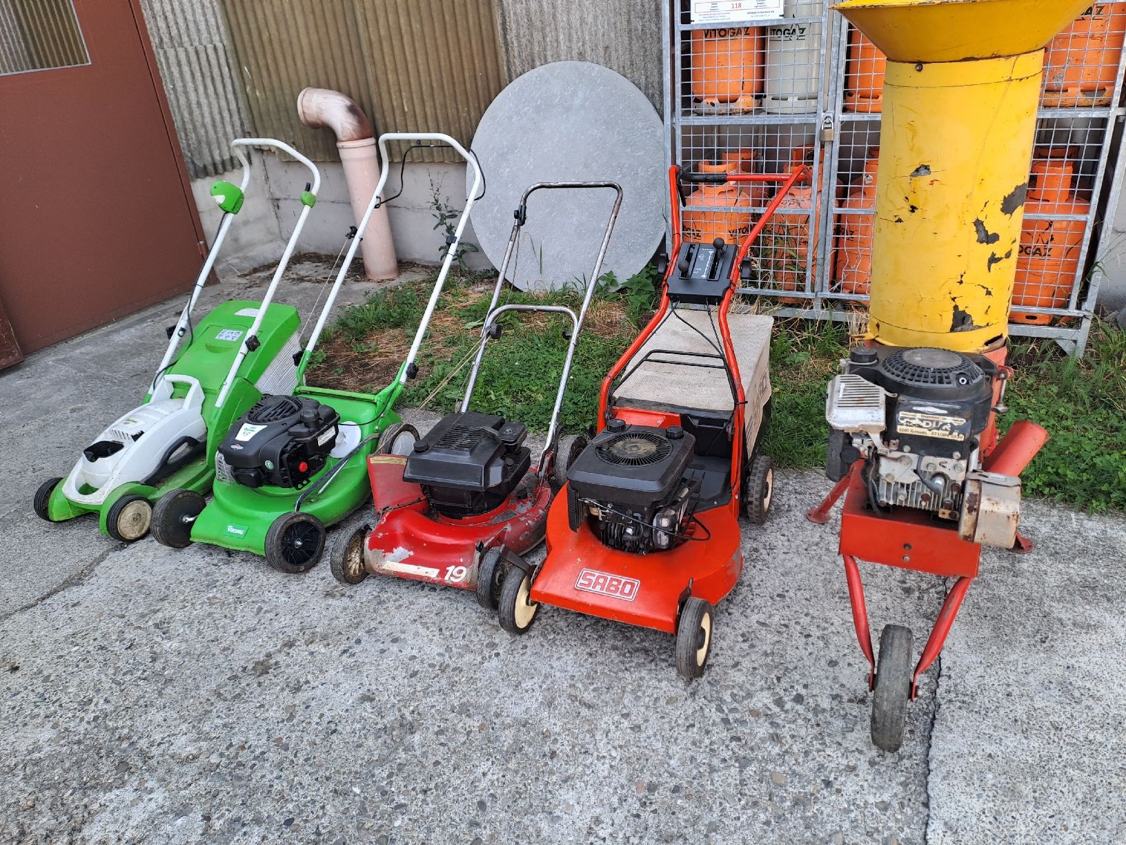 Trinciatrici: Gartenhäcksler Rasenmäher – Difettoso da Gossau SG venduto da MX450
