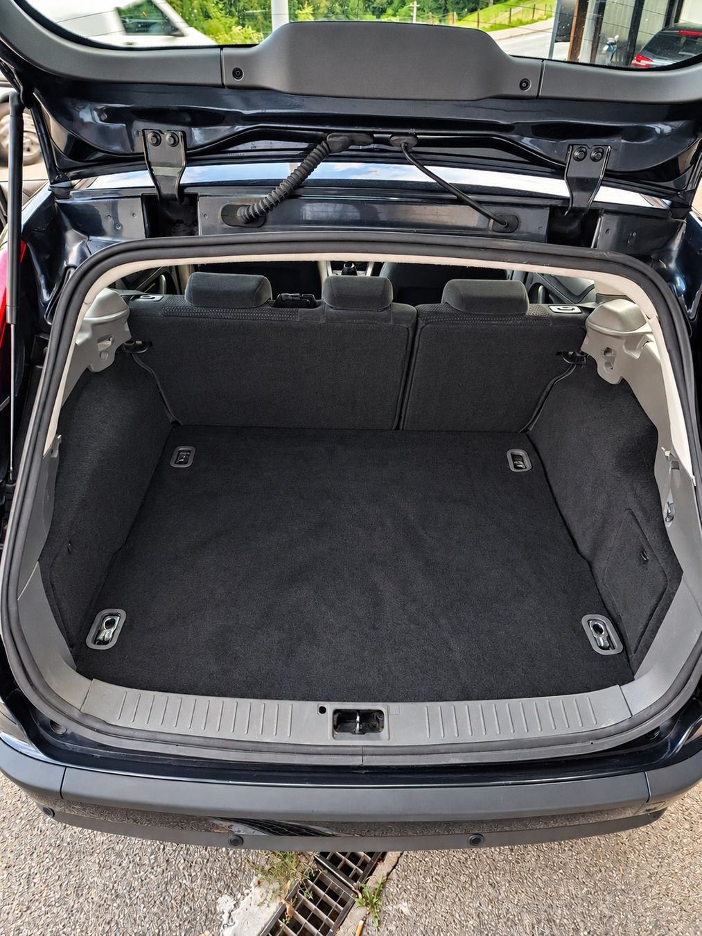 Ford Automobili: Ford Focus 1.8i mit Gas – Usato da St. Gallen venduto da Mladjaa21 7