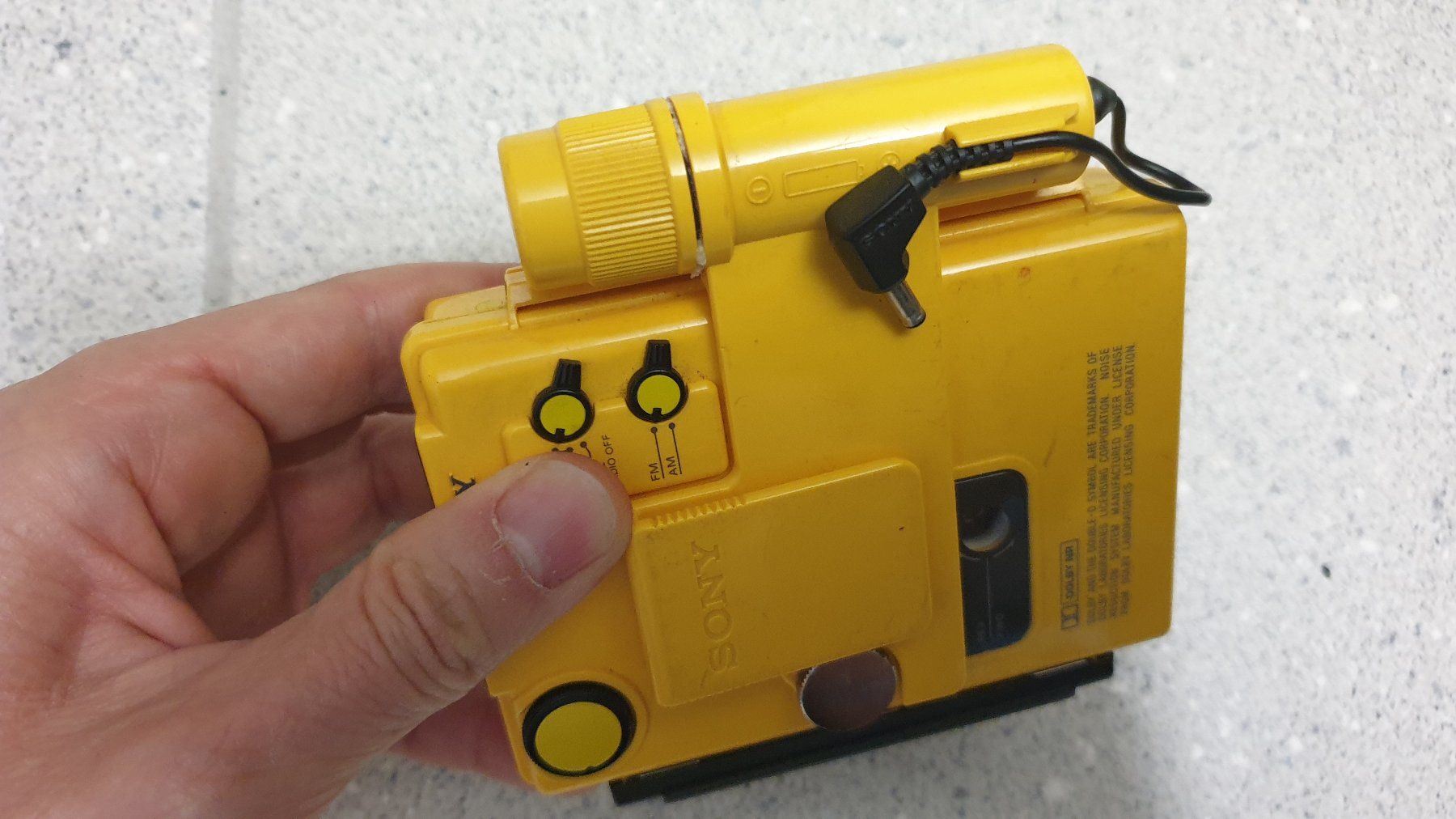 Sony Lettore multimediale portatile: SONY Solar Walkman WM-F107 – Usato da Stäfa venduto da Supertramp73 9