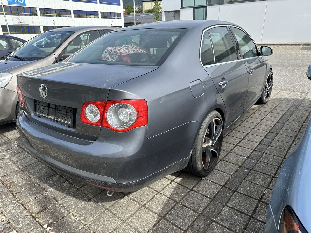 VW Autos: Vw Jetta 2.0T – Defekt aus Bellach von mpa_jjm5 5