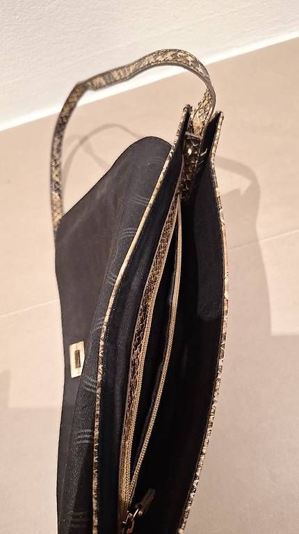 Taschen für Damen: Damentasche – Gebraucht aus Gossau von Salva1967 1