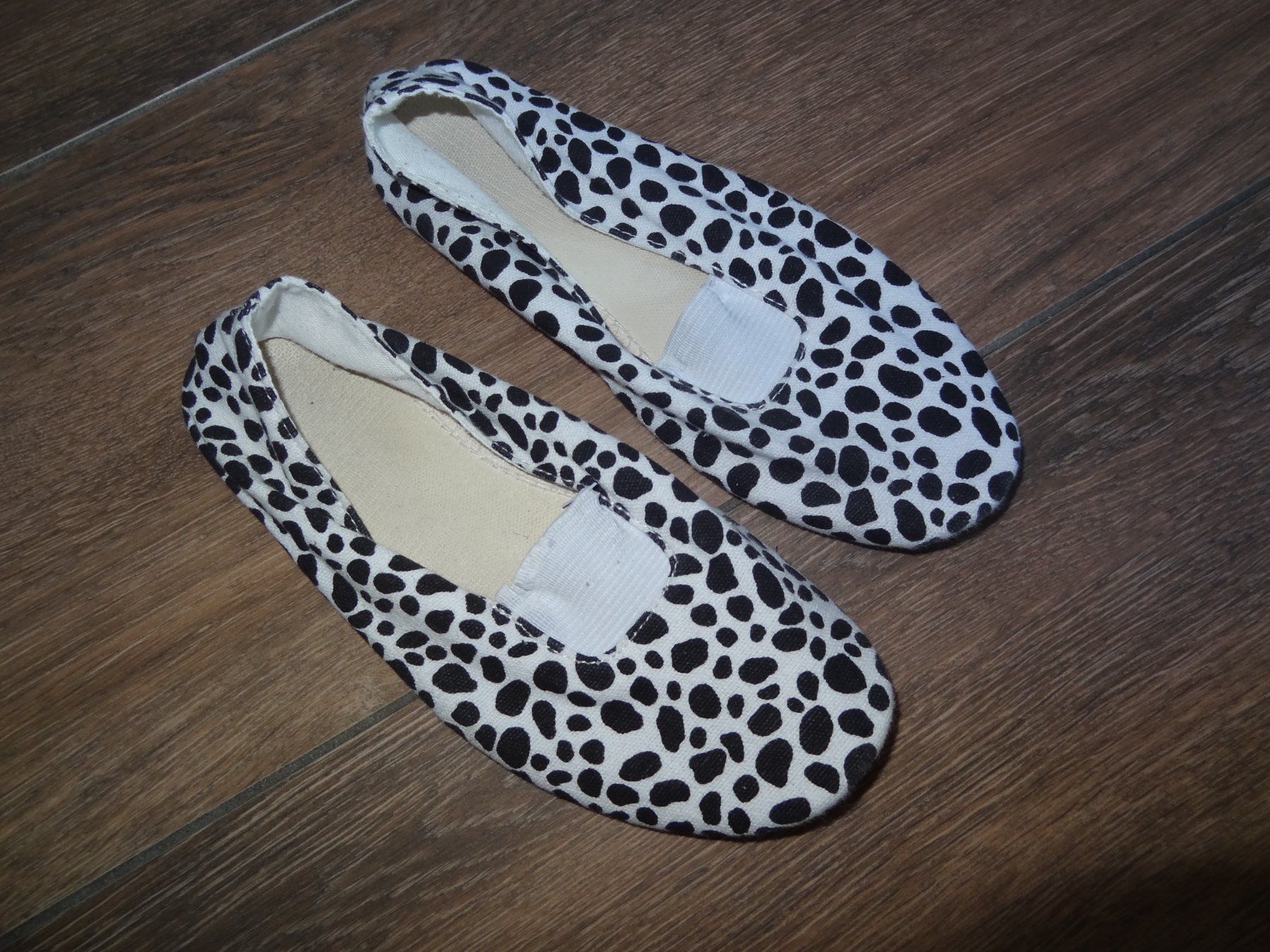 Chaussures filles: Chaussons pointure 31 – D'occasion à Satigny par salvatore73