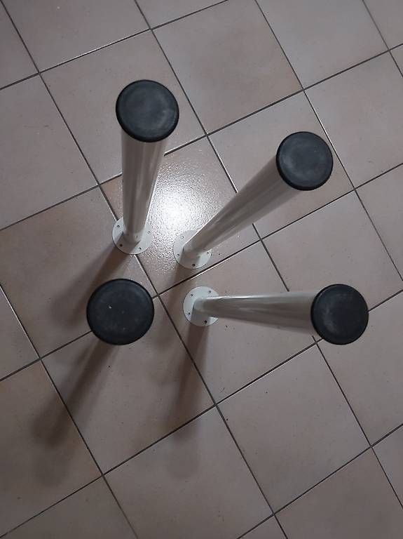 Ikea Autre mobilier: 4 pieds de table blancs IKEA 70cm – D'occasion à Grolley par Montana78 2