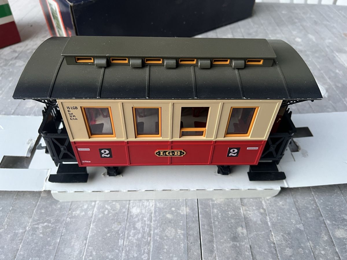 LGB Modellini di ferrovie: LGB 30110 Personenwagen – Usato da Luzern venduto da Filisur 1