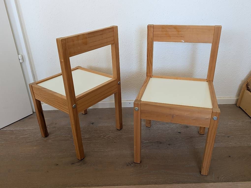 Set di tavolo e panche: Kinderspielstuhl – Usato da Neuhausen venduto da Mhmh 3