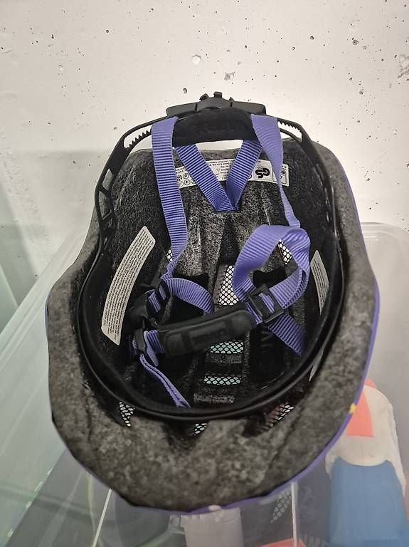 Casques: Uvex Velohelm 46 - 52 cm – D'occasion à Pfäffikon ZH par Cro 2
