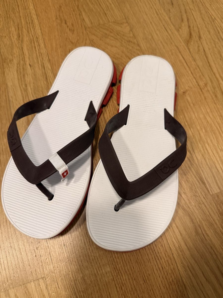On Damenschuhe: Flip-Flops Swiss Olympic On – Gebraucht aus Oetwil am See von Jaho02 1