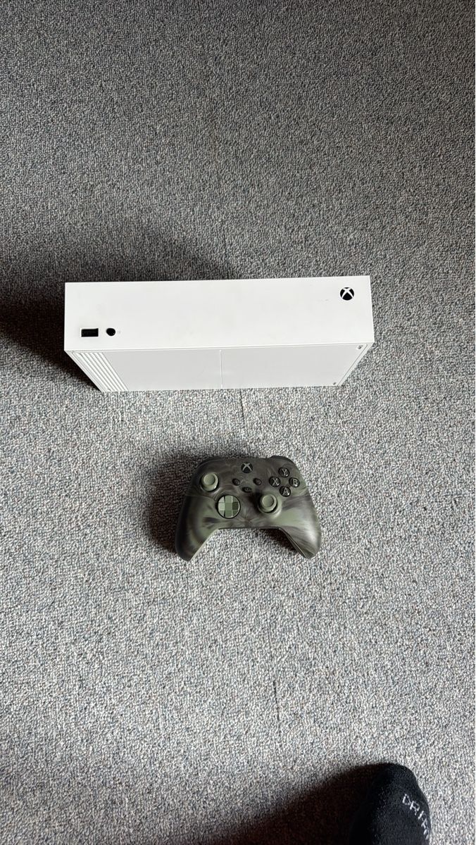 Microsoft Console: Xbox Series S Konsole – Usato da Wädenswil venduto da max_9s2y