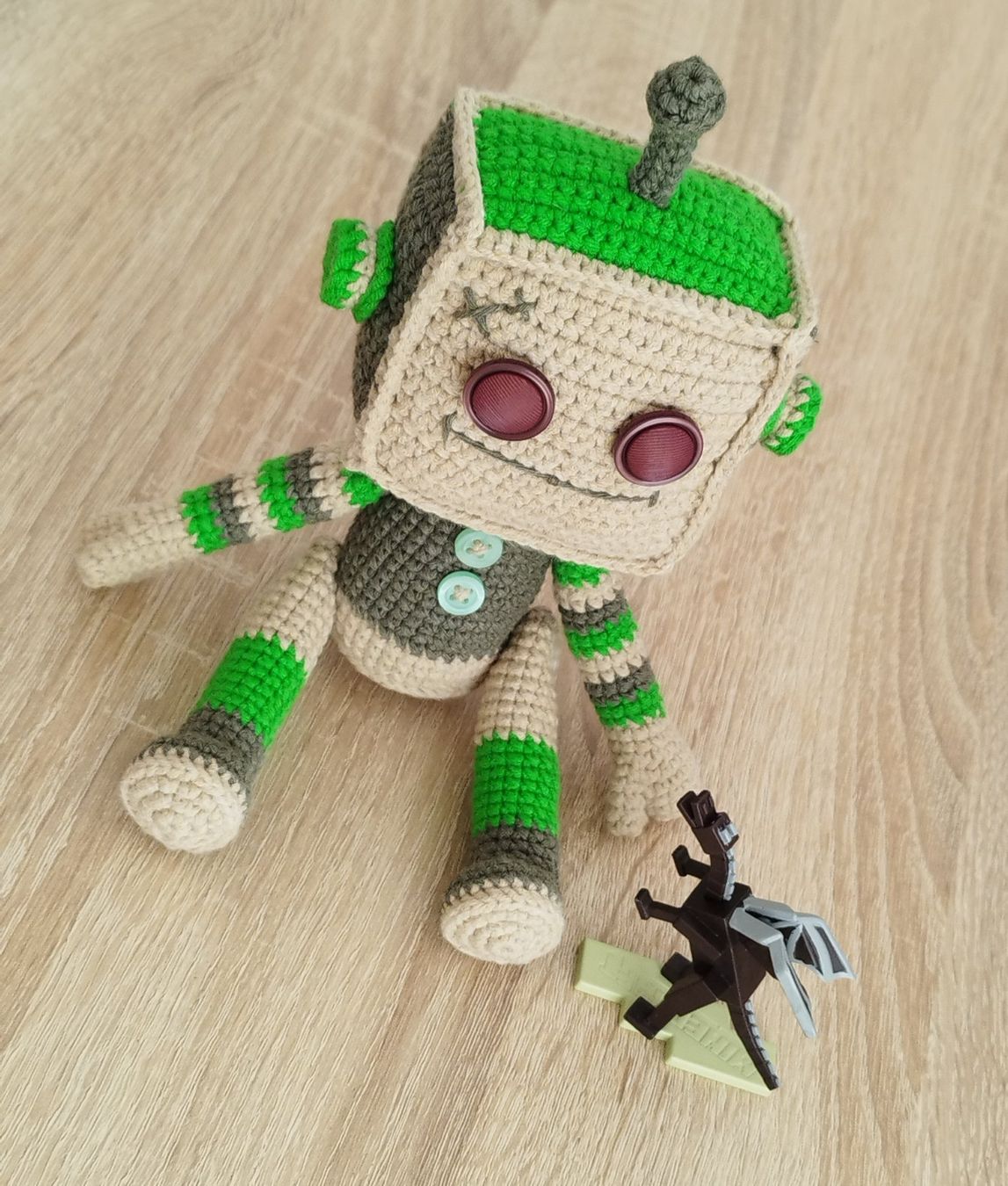 Giocattoli: Robot en crochet avec sa fusée – Nuovo e nell'imballaggio originale da Arnex-sur-Orbe venduto da can_97vn 1